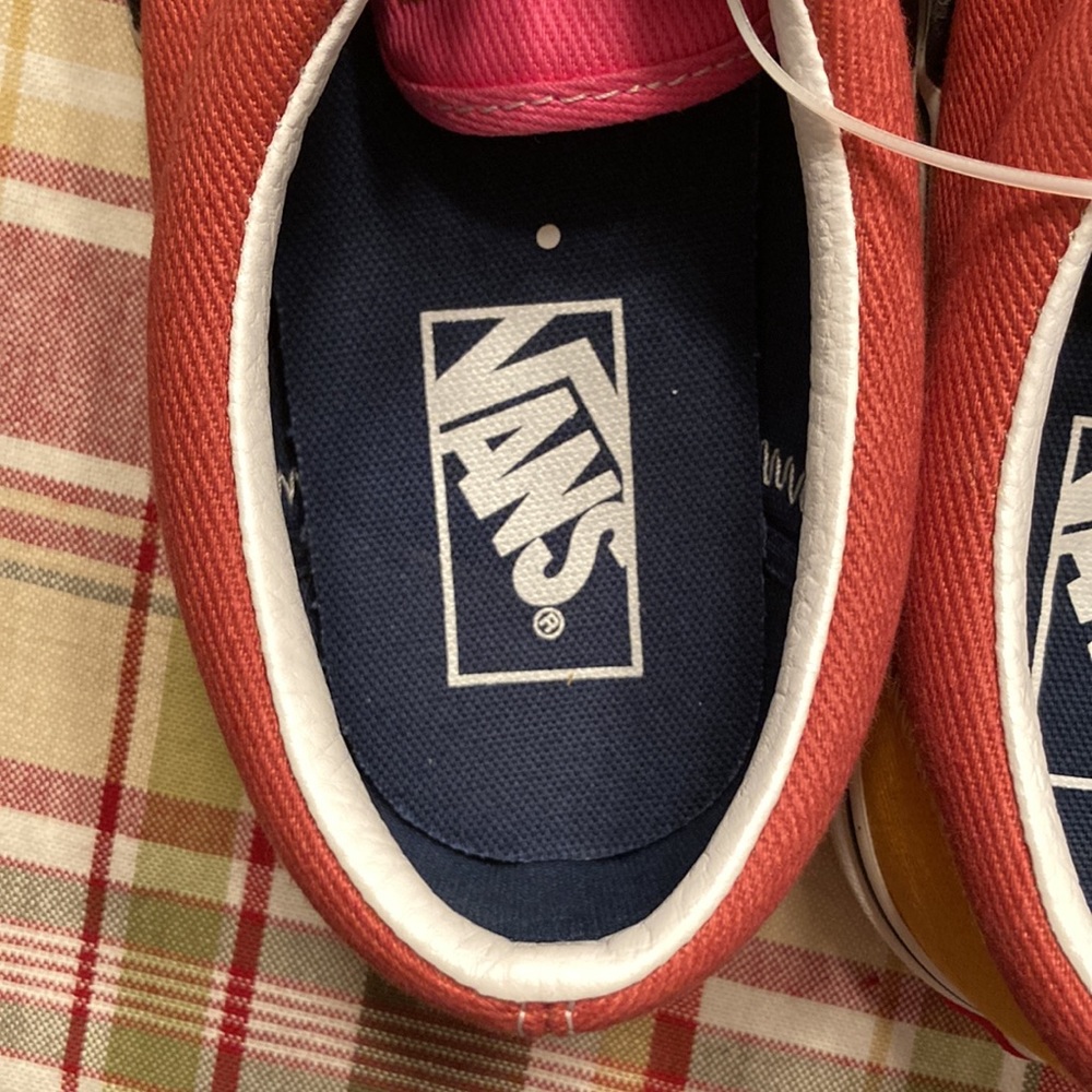 NWT Vans. Womens size 8, mens 6.5 - Picture 8 of 8